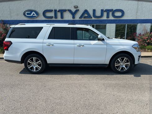 Used 2024 Ford Expedition Max Limited RWD image 3