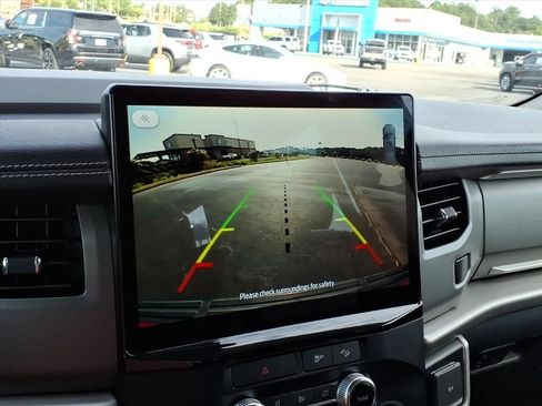 Used 2022 Ford Expedition XLT AWD/4WD image 7