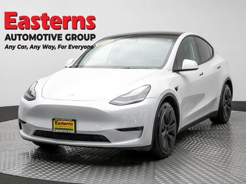 Used 2021 Tesla Model Y Long Range AWD/4WD image 1