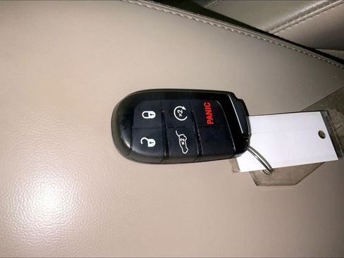 Used 2019 Jeep Grand Cherokee Limited image 14