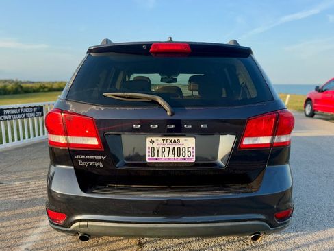 Used 2011 Dodge Journey Mainstreet w/ Popular Equipment Group image 6