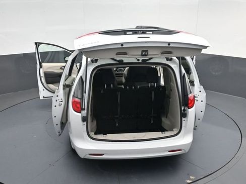 Used 2023 Chrysler Voyager LX FWD image 57