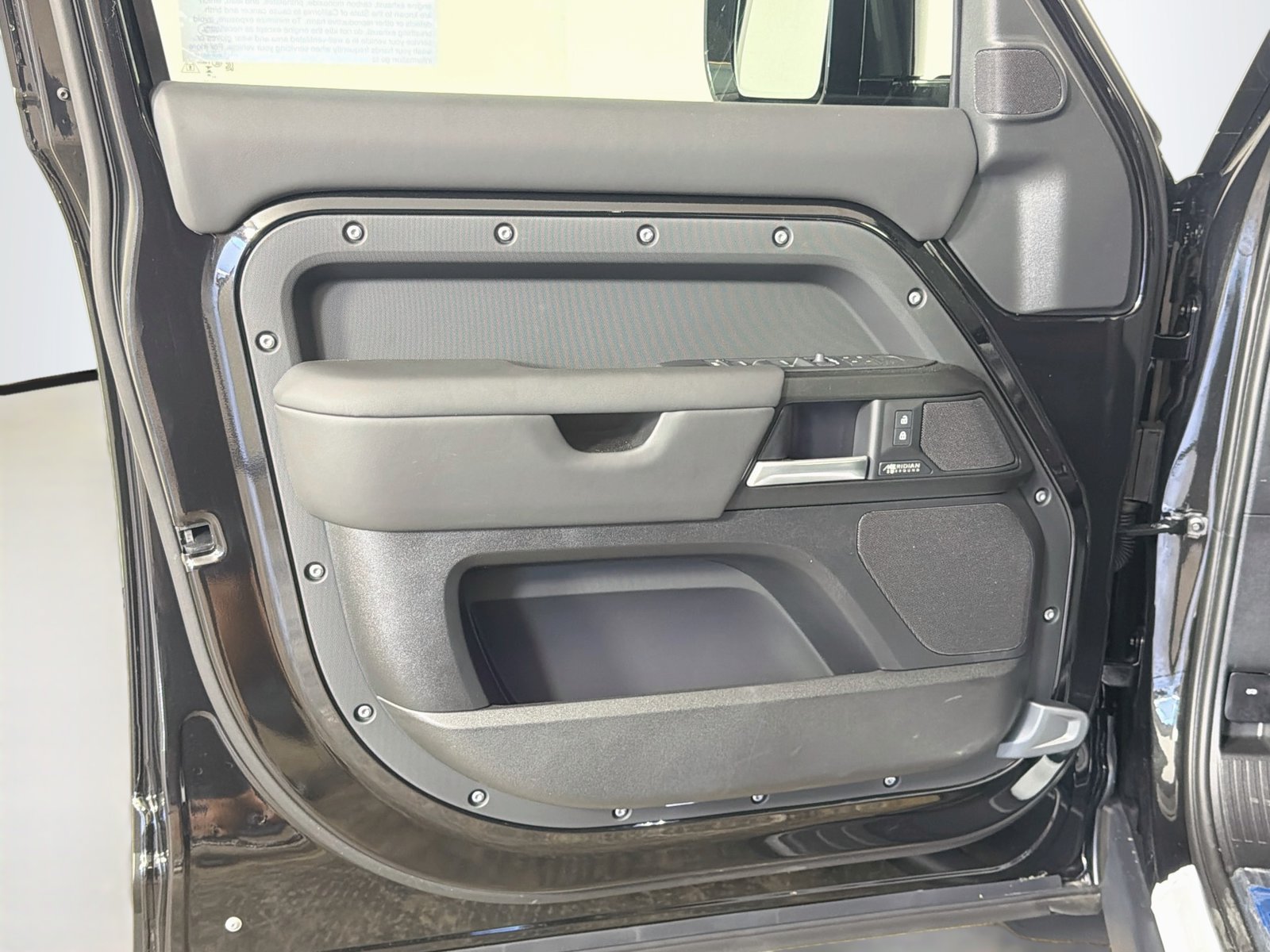New 2026 Land Rover Defender 130 V8 AWD/4WD image 21