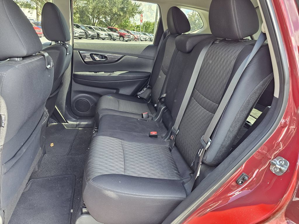 Used 2019 Nissan Rogue SV FWD image 16