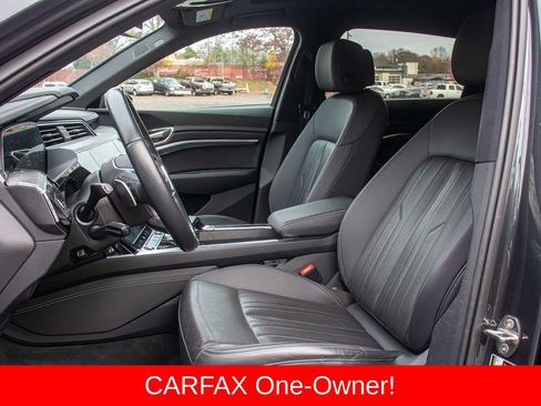 Used 2022 Audi e-tron Premium Plus w/ Premium Plus Package image 13