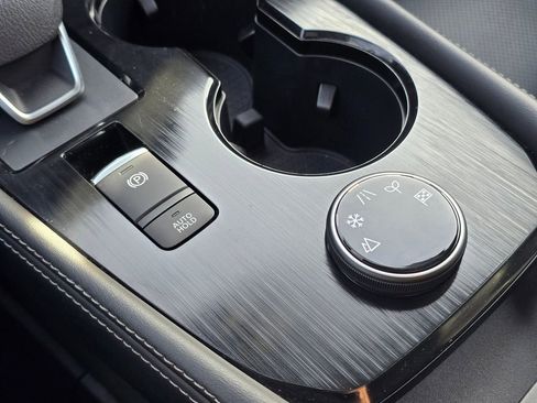 Used 2023 Nissan Rogue Platinum w/ Platinum Premium Package image 33