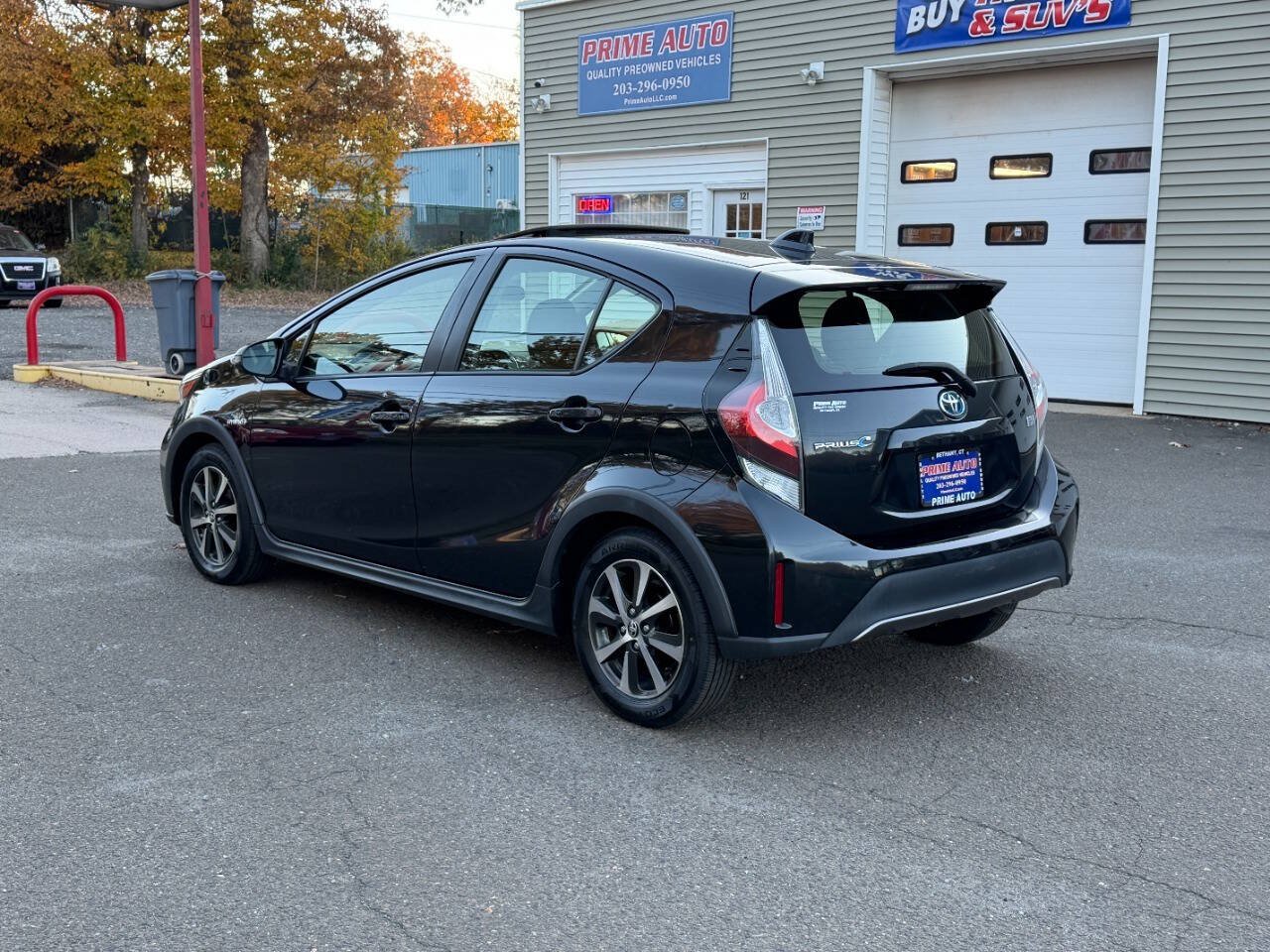 Used 2018 Toyota Prius C Three FWD image 4