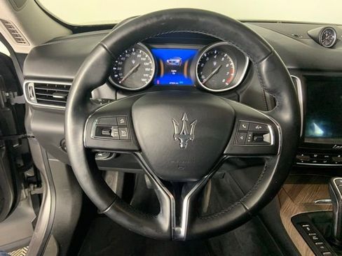 Used 2019 Maserati Levante GranLusso AWD/4WD image 28