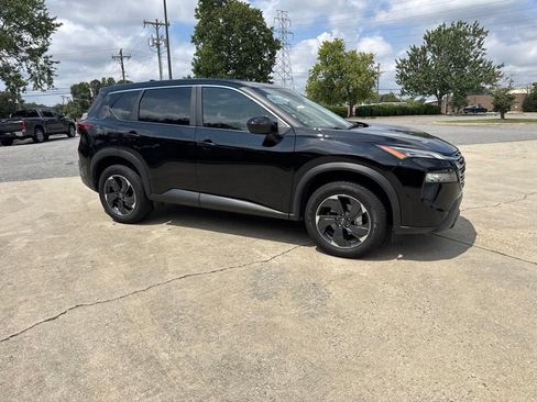 Certified 2025 Nissan Rogue SV AWD/4WD image 4