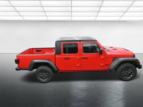 New 2025 Jeep Gladiator Sport image 18