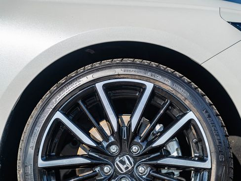 Used 2025 Honda Accord Touring image 9