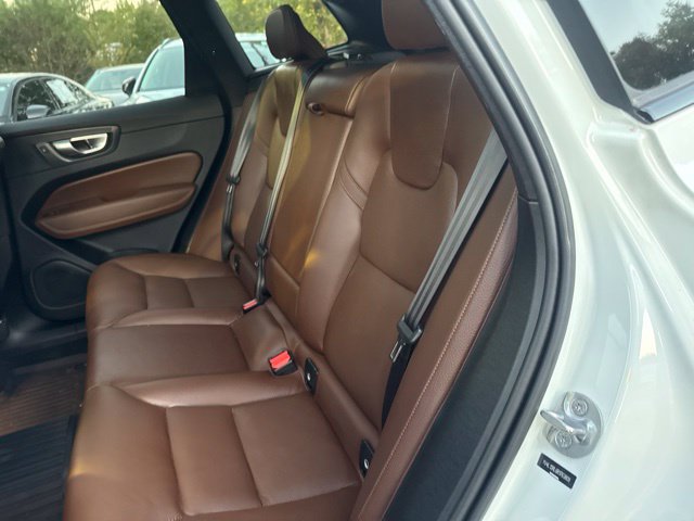 Used 2024 Volvo XC60 B5 Plus w/ Protection Package Premier AWD/4WD image 16