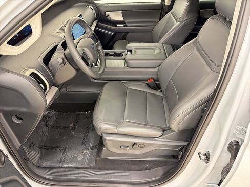 Certified 2025 Ford Expedition Max Active image 5
