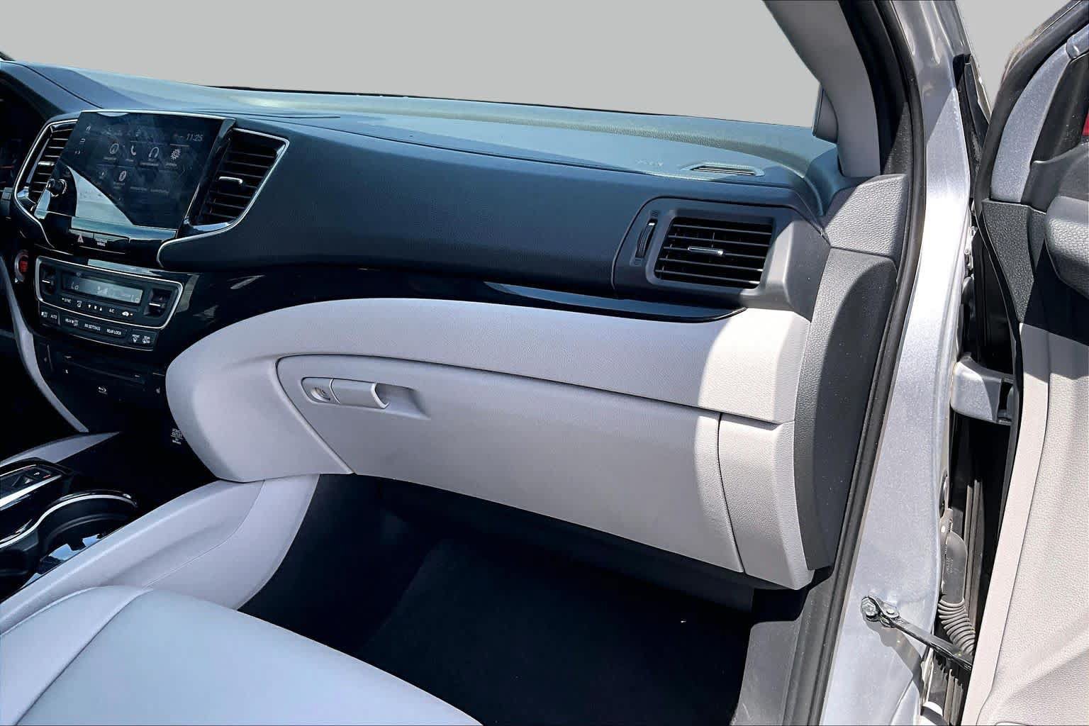 Used 2019 Honda Pilot Touring image 17