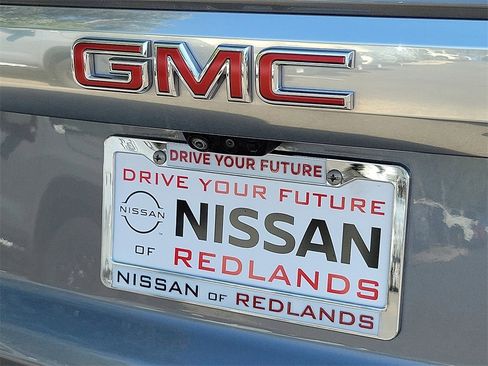 Used 2022 GMC Yukon XL Denali w/ Denali Premium Package image 24