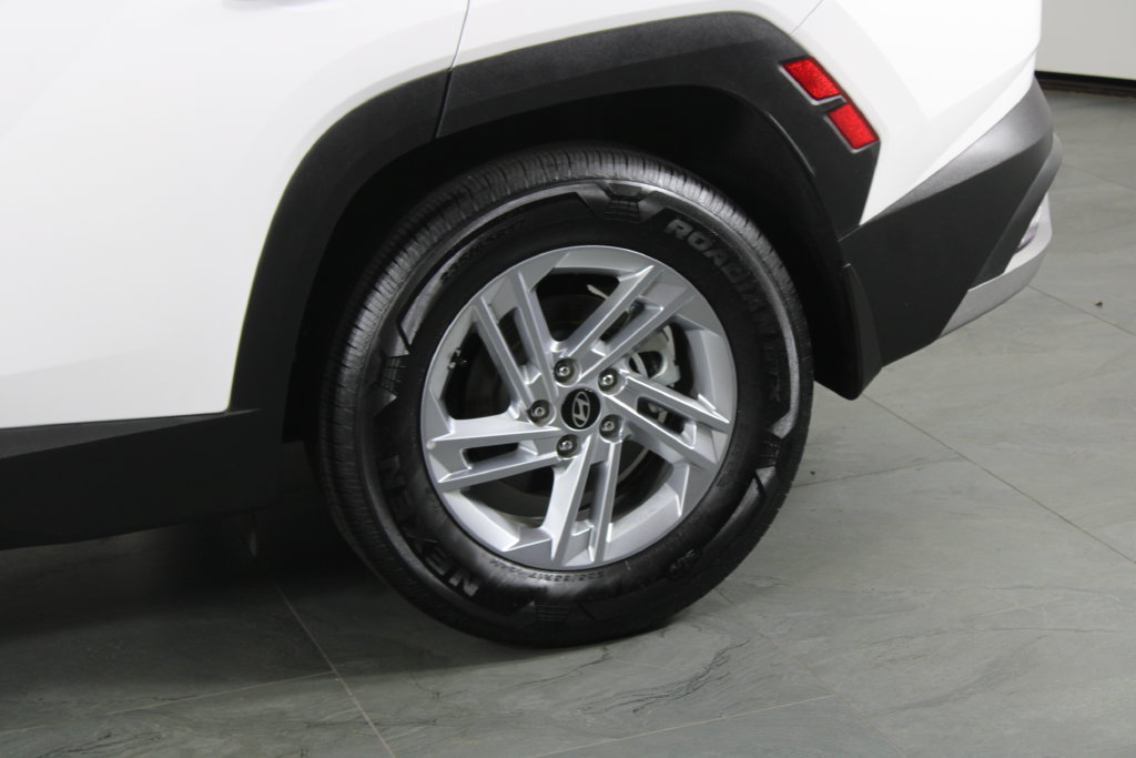 Used 2026 Hyundai Tucson SE FWD image 15