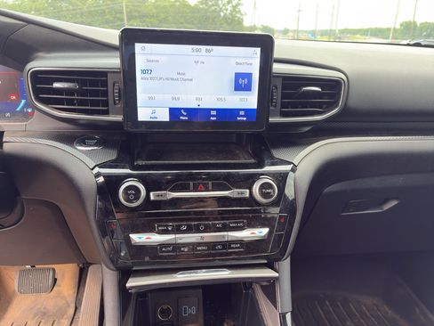 Used 2022 Ford Explorer ST AWD/4WD image 7