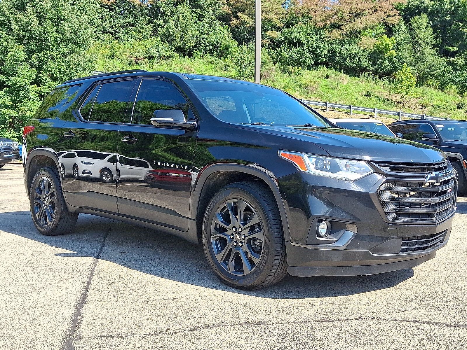 Used 2020 Chevrolet Traverse RS w/ LPO, Cargo Package AWD/4WD image 3