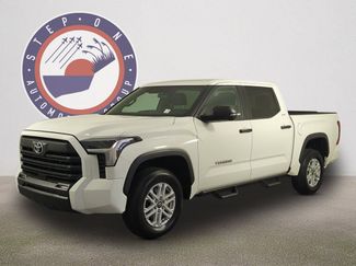 Used 2025 Toyota Tundra SR5 w/ SR5 Convenience Package AWD/4WD video 1