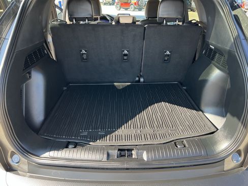 Used 2020 Ford Escape Titanium image 19