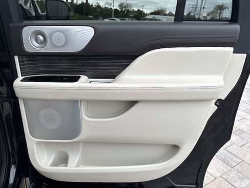 Used 2022 Lincoln Navigator L Black Label image 23