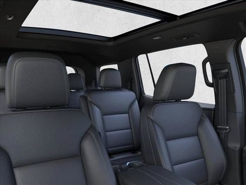 New 2026 Chevrolet Traverse LT w/ Sun and Wheel Package FWD image 24