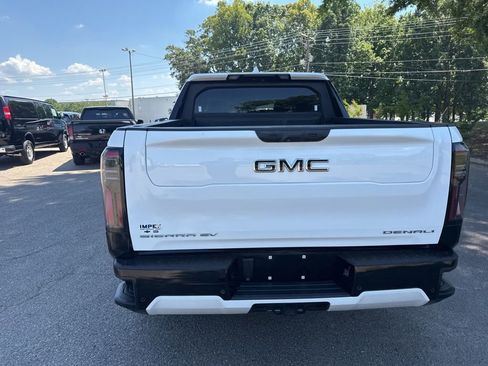 Used 2025 GMC Sierra EV Denali AWD/4WD image 4
