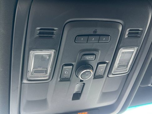 Used 2024 GMC Yukon Denali AWD/4WD image 24