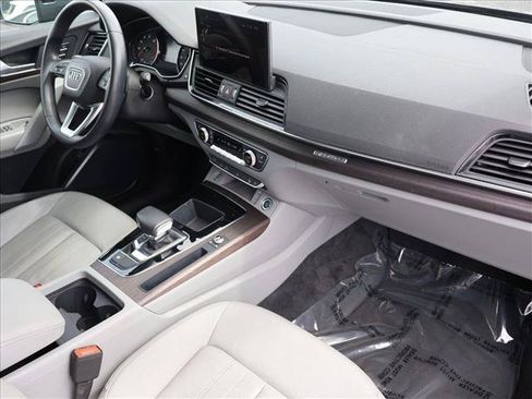Used 2023 Audi Q5 2.0T Premium w/ Convenience Package AWD/4WD image 25