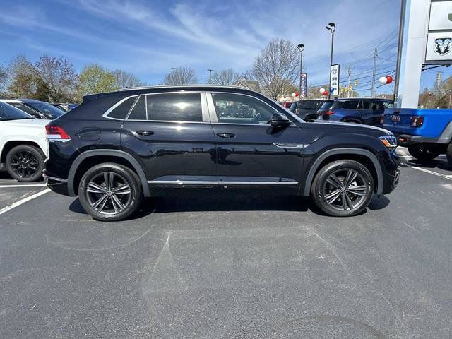 Used 2022 Volkswagen Atlas Cross Sport SEL R-Line AWD/4WD image 2