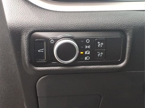 Used 2023 Ford Explorer XLT AWD/4WD image 14