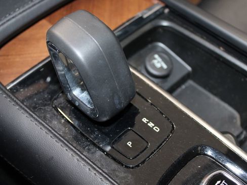 Used 2024 Volvo XC90 T8 Plus w/ Protection Package Premier image 36