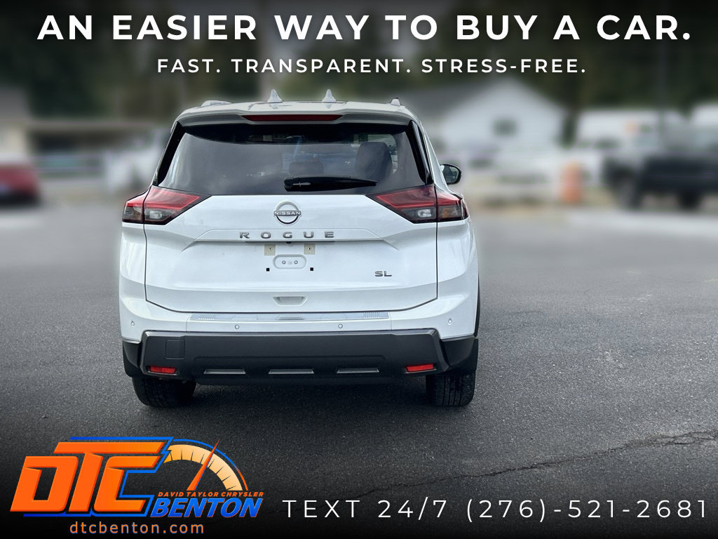Used 2025 Nissan Rogue SL w/ Tech Package FWD image 4