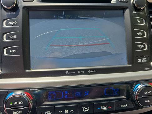 Used 2017 Toyota Highlander SE AWD/4WD image 23