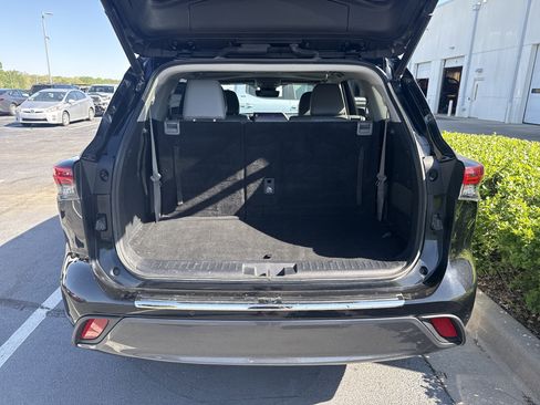 Used 2023 Toyota Highlander Limited AWD/4WD image 30