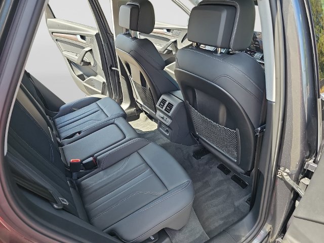 Used 2024 Audi Q5 e Premium Plus AWD/4WD image 13