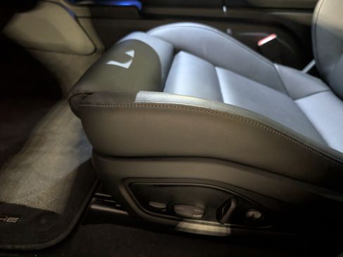 Certified 2025 Porsche Taycan AWD/4WD image 19