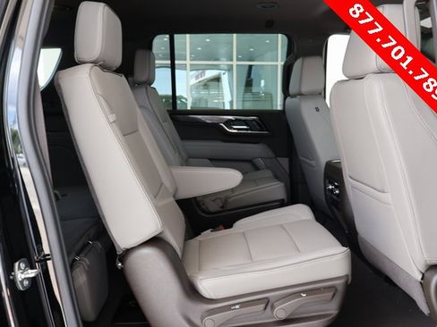 New 2025 GMC Yukon XL Elevation image 21