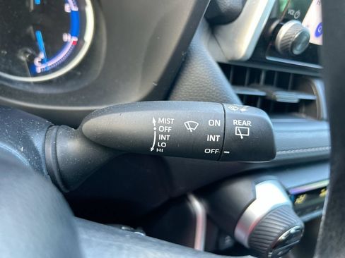 Used 2024 Toyota RAV4 LE AWD/4WD image 18