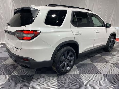 New 2026 Honda Pilot Sport image 4