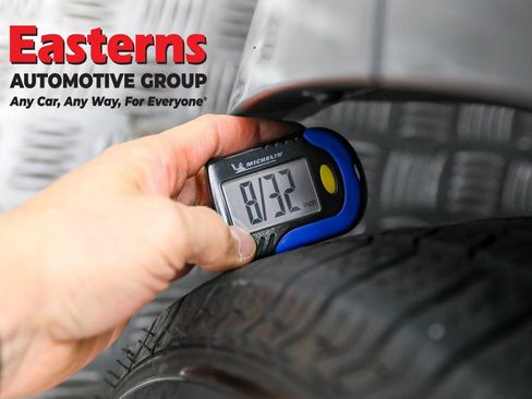 Used 2020 Chevrolet Trax LT w/ LT Convenience Package image 26