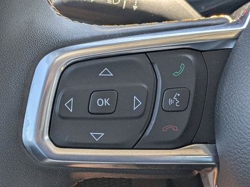 Used 2025 Jeep Wrangler Unlimited Sahara AWD/4WD image 27