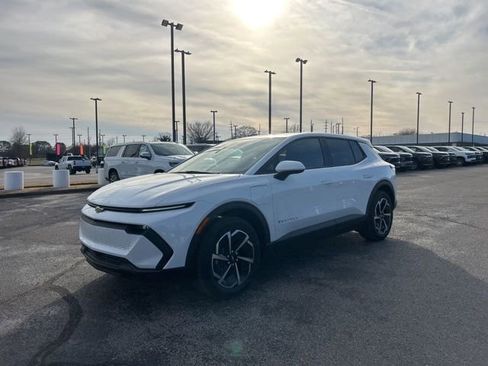 New 2026 Chevrolet Equinox EV LT image 7