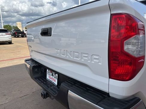 Used 2016 Toyota Tundra SR5 w/ SR5 Upgrade Package image 12