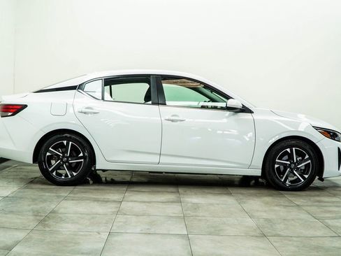 Used 2024 Nissan Sentra SV image 10