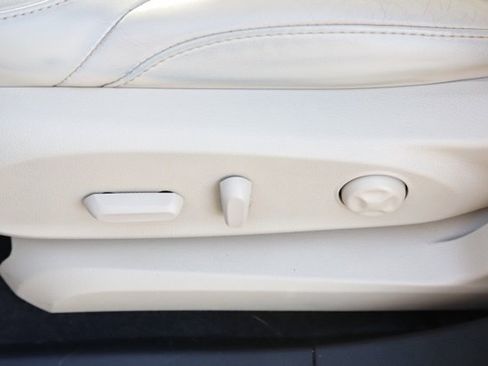 Used 2018 Buick Envision Essence image 17