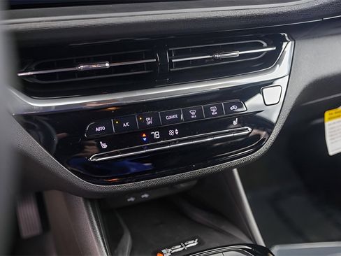 Certified 2024 Buick Envista Avenir image 21