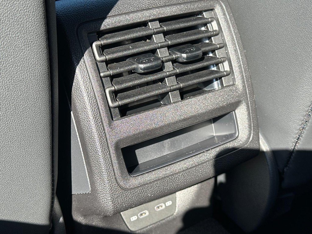 New 2026 Volkswagen GTI SE FWD image 8
