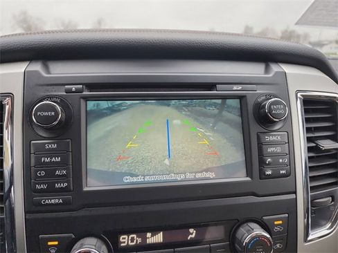 Used 2018 Nissan Titan SL image 25