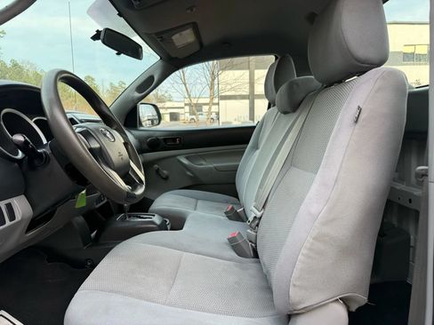 Used 2014 Toyota Tacoma 2WD Regular Cab image 14